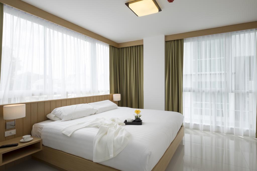 Modern Thai Suites Phuket Phòng bức ảnh