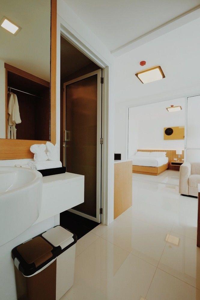 Modern Thai Suites Phuket Ngoại thất bức ảnh